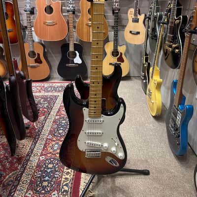 Fender MIM Stratocaster 2024 Sunburst w Hipshot tuners - Mint image 1