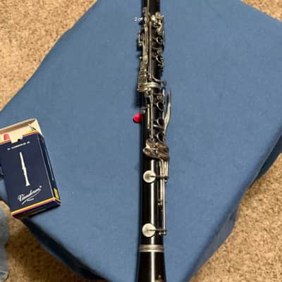Buffet Crampon E11 Intermediate Bb Clarinet - Black image 4