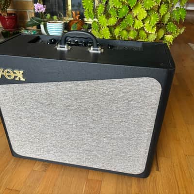 Vox AV60G 60-Watt 1x12 Analog Valve Modeling Amp 2010s - Black image 1