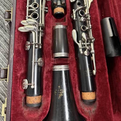 Used Buffet E11 Clarinet image 2