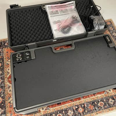 Boss BCB-90X Pedalboard - Like New