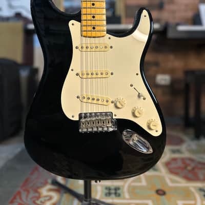 Fender Eric Johnson Stratocaster with Maple Fretboard 2005 - Present - Black image 2