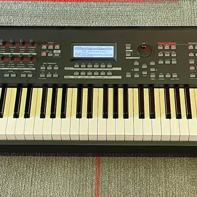 Yamaha MOX8 is an 88-key Keyboard Workstation image 1