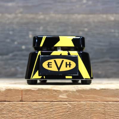 Dunlop EVH95 Cry Baby Eddie Van Halen Signature Wah Wah Guitar Effect Pedal image 7