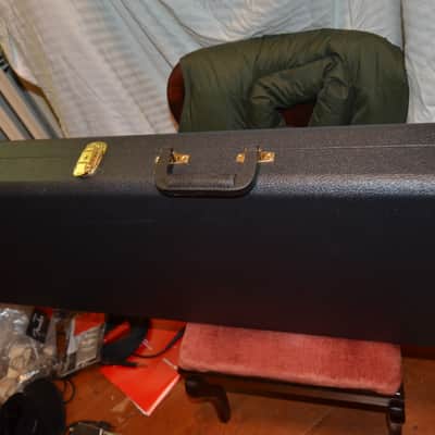Hamer usa bass guitar hardshell case black image 8