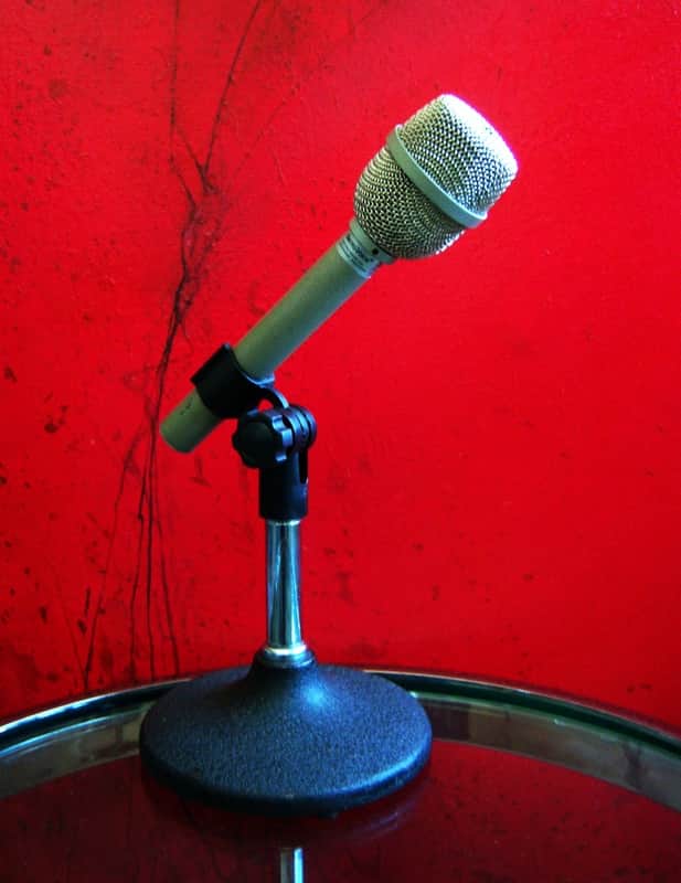Vintage 1987 Electro-Voice RE11 Supercardioid Dynamic Microphone Low Z w mic clip RE10 RE15 RE16 RE18 image 1