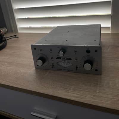 Universal Audio 710 Twin-Finity Tone Blending Mic Preamp image 3