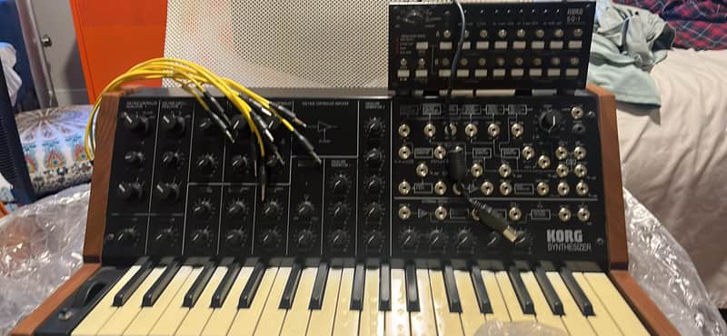 Korg MS-20 Mini Semi-Modular Analog Synthesizer 2013 - Present - Black image 1