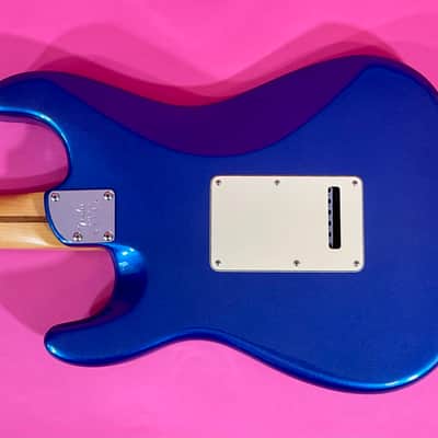 Fender American Ultra Stratocaster 2022 - Cobra Blue image 15