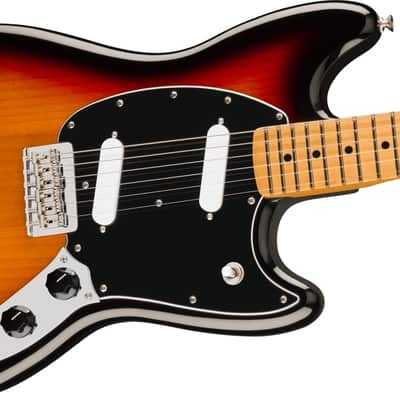 Fender Player II Mustang, Maple Fingerboard, 3-Color Sunburst image 2