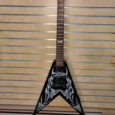 B.C. Rich KVV Signature Special c. 2005 - Black w/ tribal graphic image 2