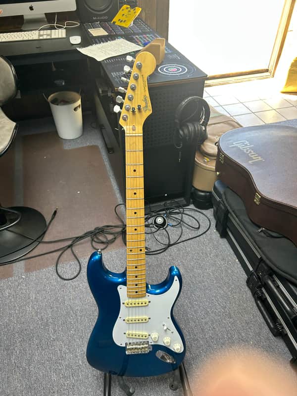 Fender Stratocaster made in japan 1989 - Blue image 1