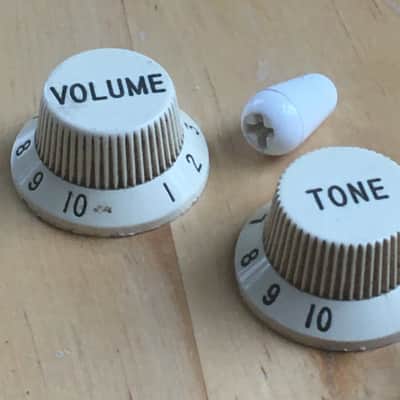 1987 Fender American Vintage Reissue Strat Stratocaster Knobs Guitar Relic Cream image 6