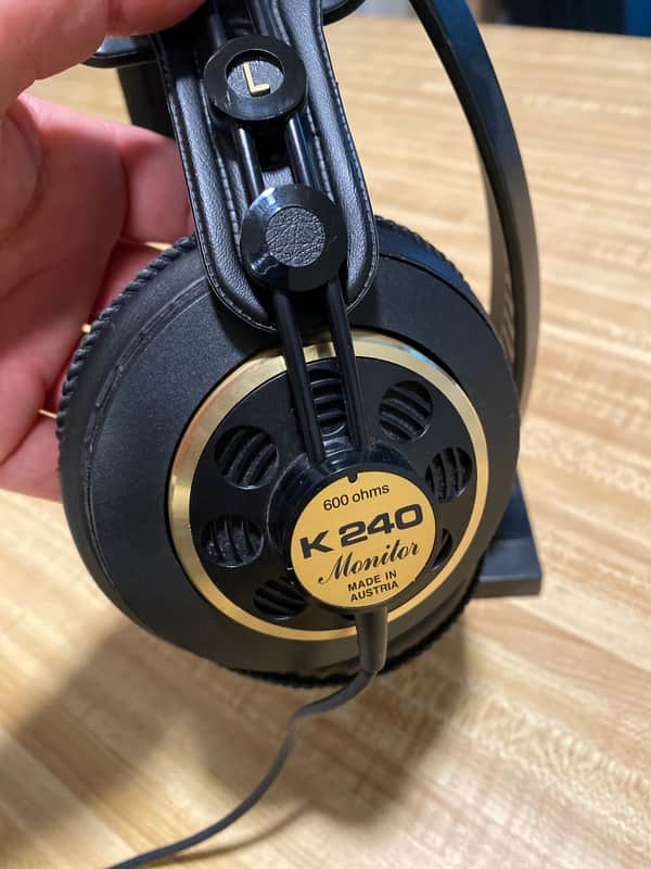 AKG K240 600 ohm - Black and gold image 1