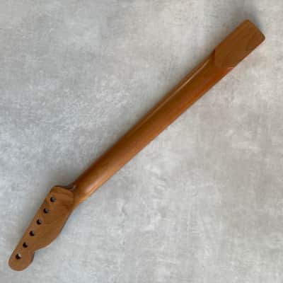 Roasted Maple Telecaster neck - Nitro Satin - SS Frets - Bone nut image 2