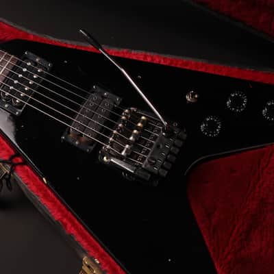 Gibson Flying V 1988 USA – Ebony – Vintage Modified – Shift 2001 Tremolo – Original Case image 13