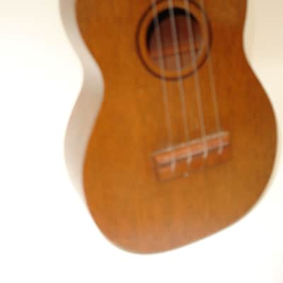 Vintage Favilla Soprano Ukulele w/ Case image 2