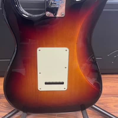 Fender American Professional Stratocaster with Rosewood Fretboard 2017 - 2019 - 3-Color Sunburst image 7
