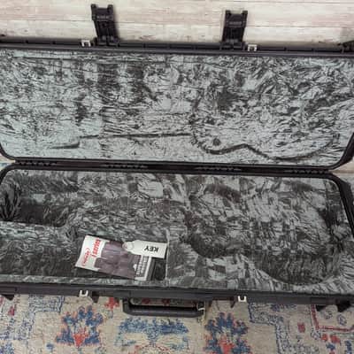 Used SKB 3i-4214-56 Injection Molded Les Paul Guitar Flight Case with TSA Latches & Wheels image 6