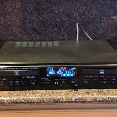 Denon DN-C550R June 2002 - Black image 1