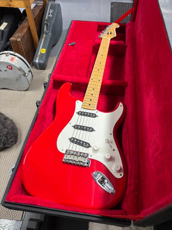 Fender Squier Stratocaster 1987 - Red image 1