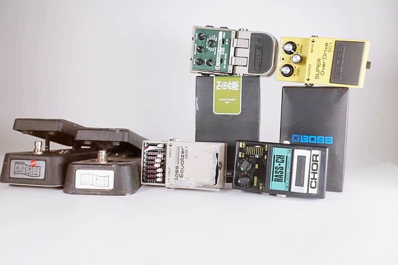 Lot of 6 damaged pedals for repair image 1