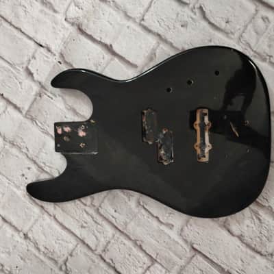 Harmony Black Bass Body image 2