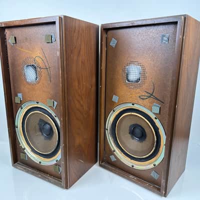 Pair of KLH Seventeen (17) Speakers image 5