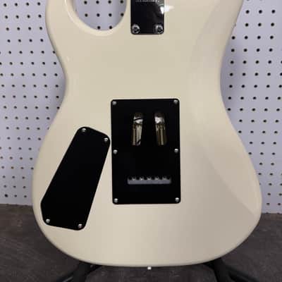 Kramer Baretta Special with Granadillo Fretboard 2010s - Vintage White image 11