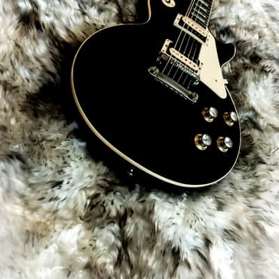 Nythar the Undying - Gibson Les Paul Classic 2019 - Black & Cream Tuxedo image 2
