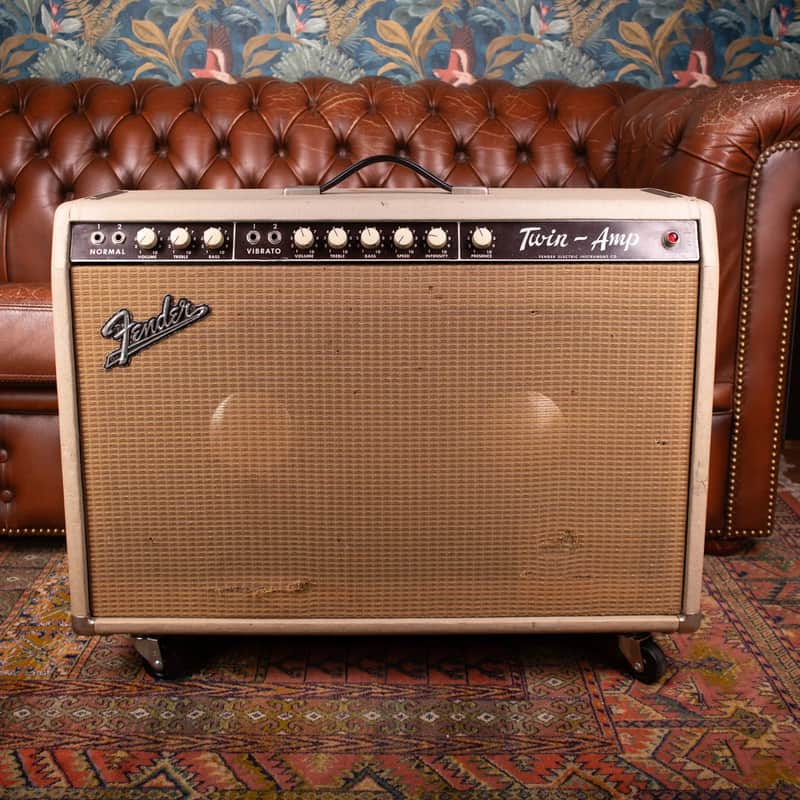 1963 Fender Twin-Amp Blond image 1