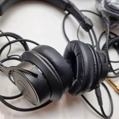 Audio-Technica ATH-M60x Wired On-Ear Professional Monitor Headphones image 2