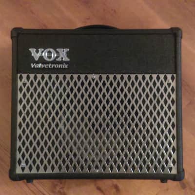 Vox Valvetronix AD15VT 15-Watt 1x8" Modeling Guitar Combo