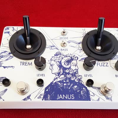 Walrus Audio Janus Tremolo / Fuzz 2012 - Present - White image 2
