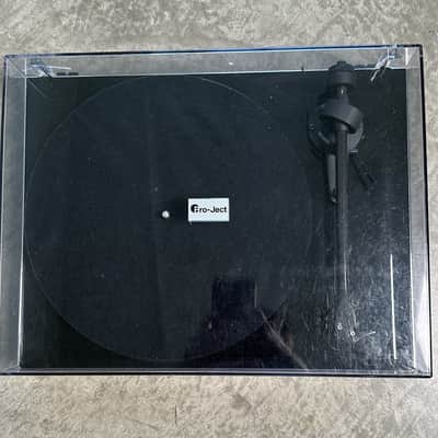 Pro-Ject Debut Carbon DC Turntable with Ortofon 2M Red image 8