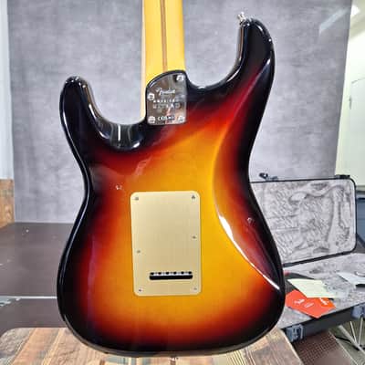 Fender American Ultra II Stratocaster HSS with Ebony Fretboard 2024 - Present - Ultraburst image 6