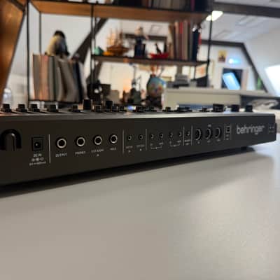 Behringer MS-1 Analog Synthesizer Keyboard image 5