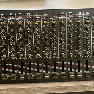 Roland M-160 16-Channel Line Mixer 1990s - Black image 2