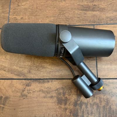 Shure SM7B Cardioid Dynamic Microphone SM 7B