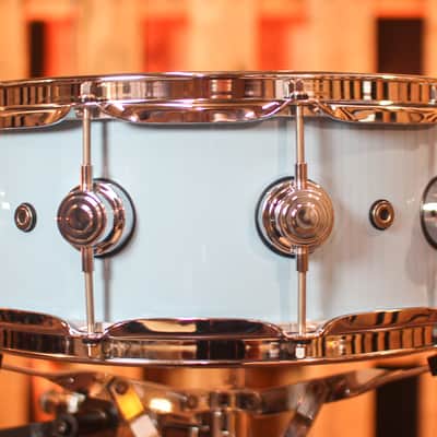 DW 5.5x14 Collector's Maple Solid Sky Blue Super Solid Snare Drum - SO#1288932 image 3