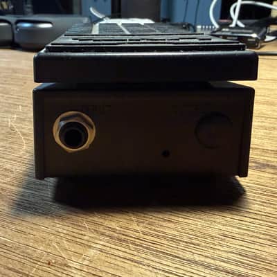 Line 6 POD 2.0 Multi-Effect and Amp Modeler w Accessories image 8