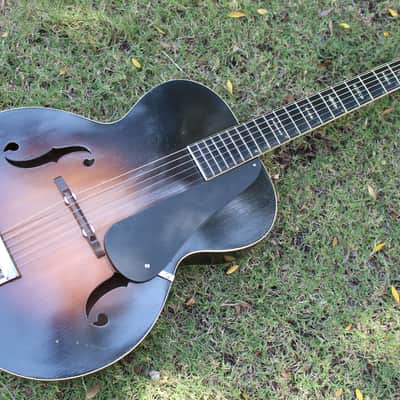 Beautiful Vintage 1930s-1940s Regal Acoustic Archtop Guitar Large