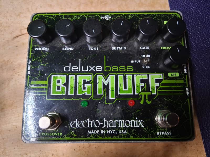 Electro-Harmonix Deluxe Bass Big Muff Pi Distortion / Sustainer