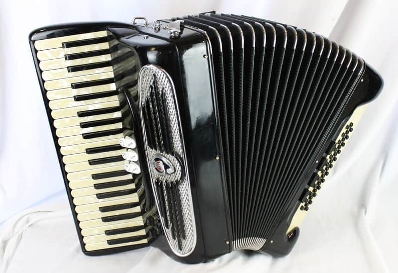 8199 - Black Giulietti Bassetti S2 Free Bass Piano Accordion LM 41 36 image 1