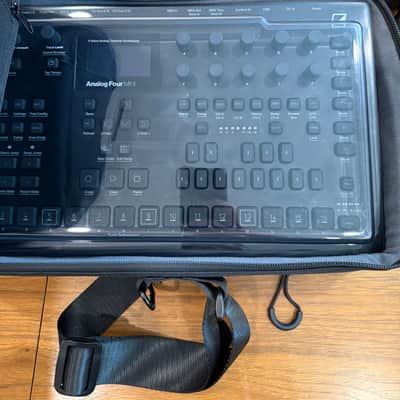 Elektron Analog Four MKII 4-Voice Tabletop Analog Synthesizer 2020 - Present - Black image 13