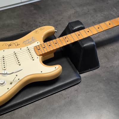 1983 Fender Stratocaster GRAMMY Artist Signed Owned American Vintage 80s 1980's USA Standard Strat Dan Smith Electric Guitar - Alan Haynes, Susan Tedeschi, Jim Suhler, Joe Peña - TEXAS Blues Rock Legends image 2