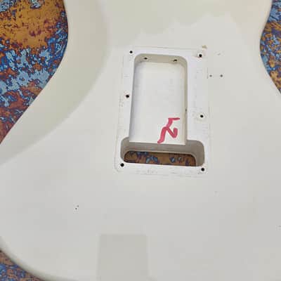 fender stratocaster USA standard 2002 lefty - vintage white body image 5