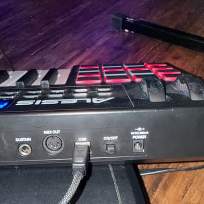 Alesis VI25 USB MIDI Keyboard / Pad Controller 2010s - Black image 2