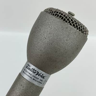 Vintage 1974 635A Dynamic Omnidirectional Microphone w/Metal Case & EV Clip image 3