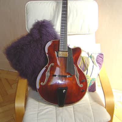 Archtop Short Scale image 1